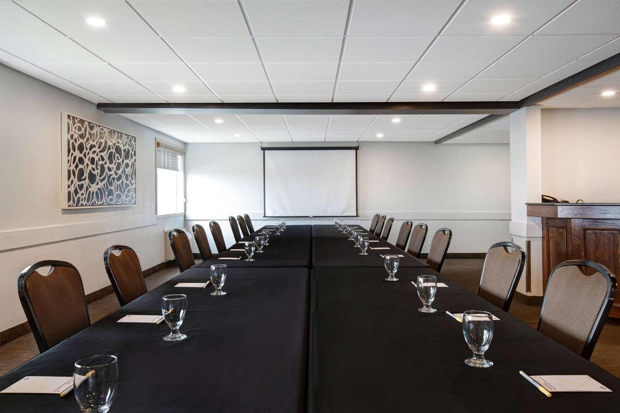 Days Inn & Conference Centre By Wyndham Prince Albert Εξωτερικό φωτογραφία